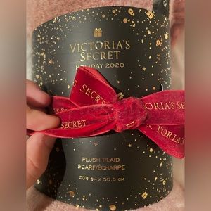 BRAND NEW- 2020 holiday blanket scarf
